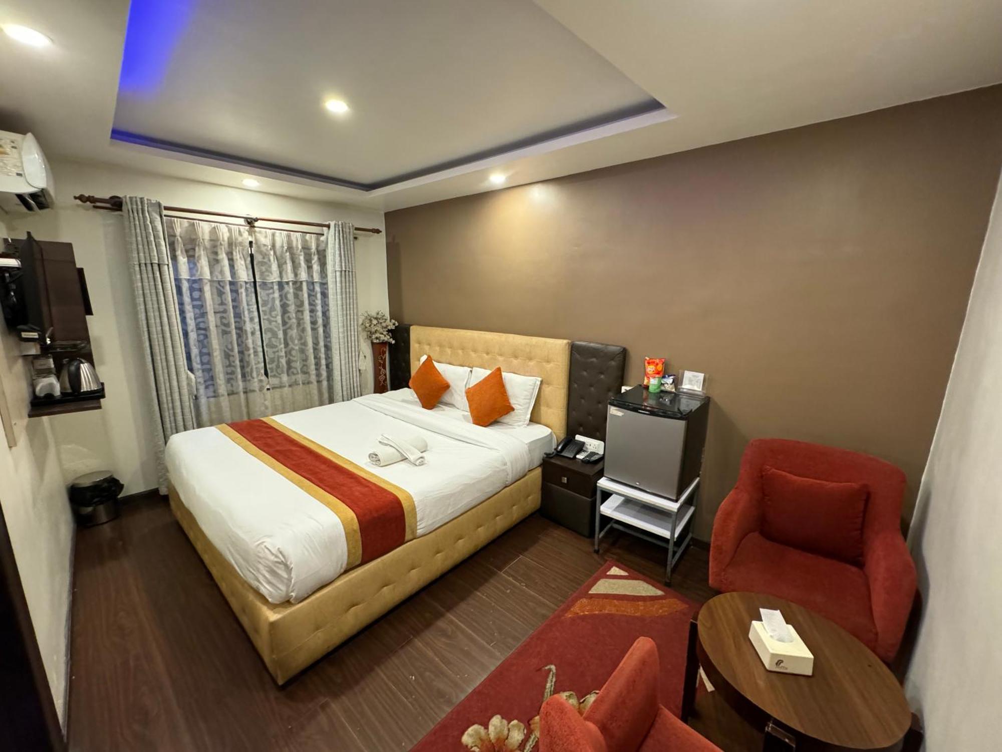 Marinha Airport Hotel Катманду Екстер'єр фото