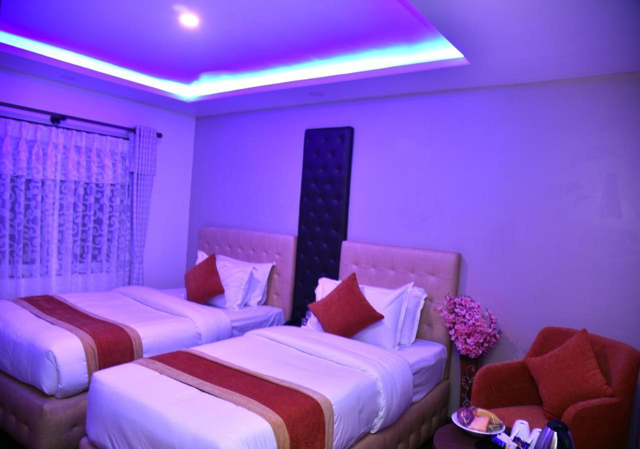 Marinha Airport Hotel Катманду Екстер'єр фото