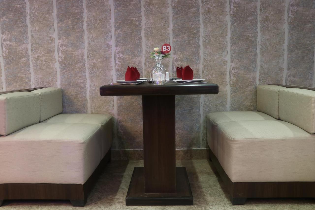 Marinha Airport Hotel Катманду Екстер'єр фото