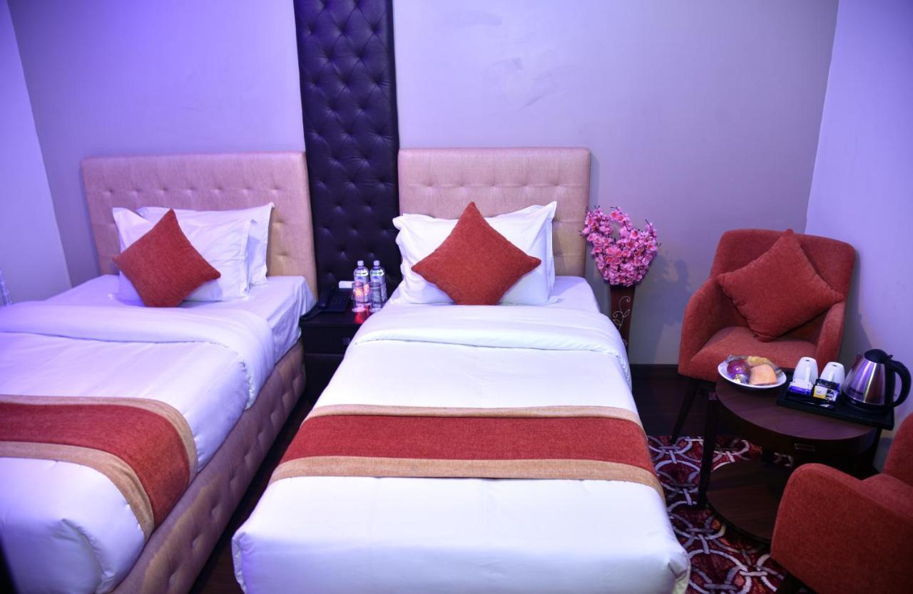 Marinha Airport Hotel Катманду Екстер'єр фото