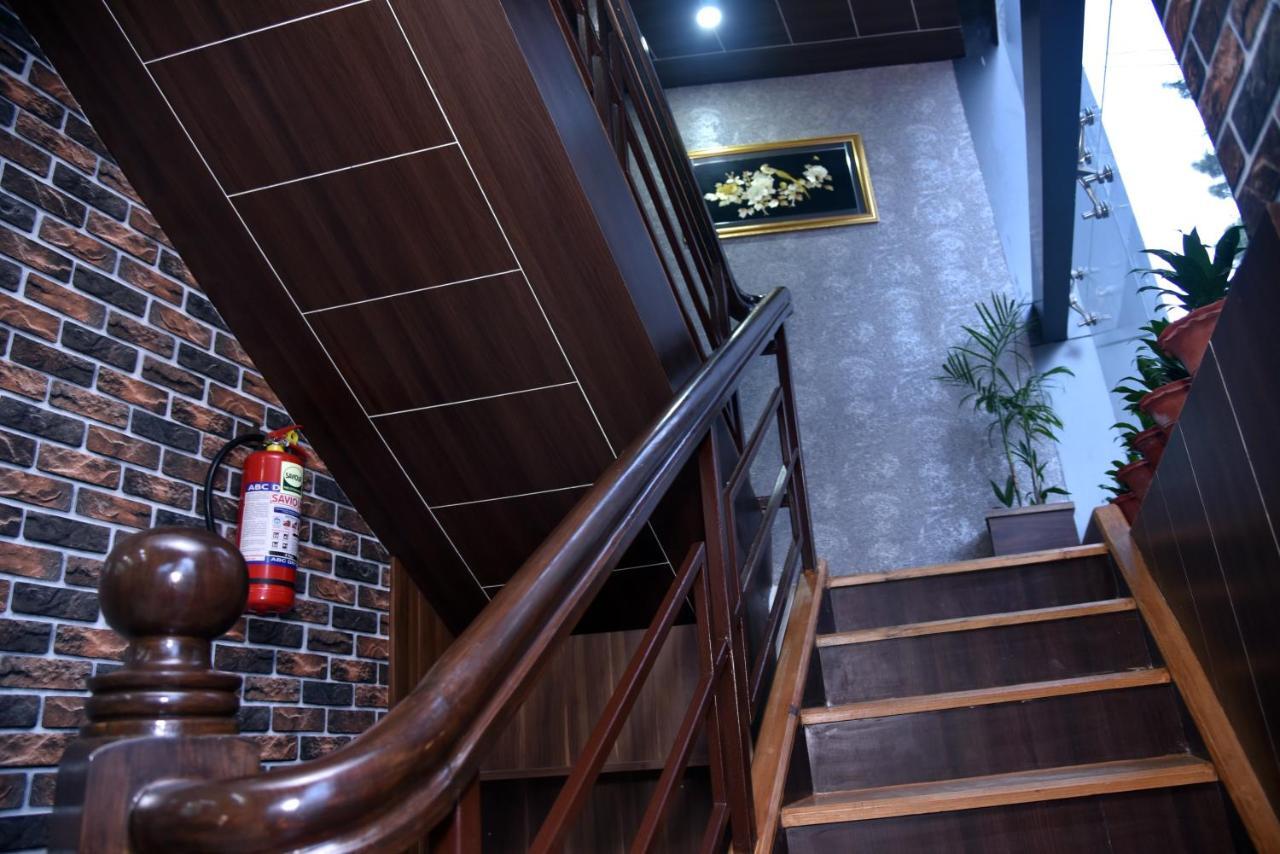 Marinha Airport Hotel Катманду Екстер'єр фото